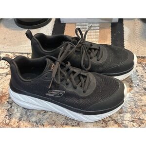 Skechers D'Lux Ultra Black And White Sneakers Women's 7